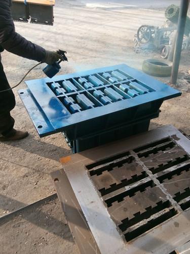 自保溫砌塊磚模具 - 沂南縣德成機械設備銷售中心